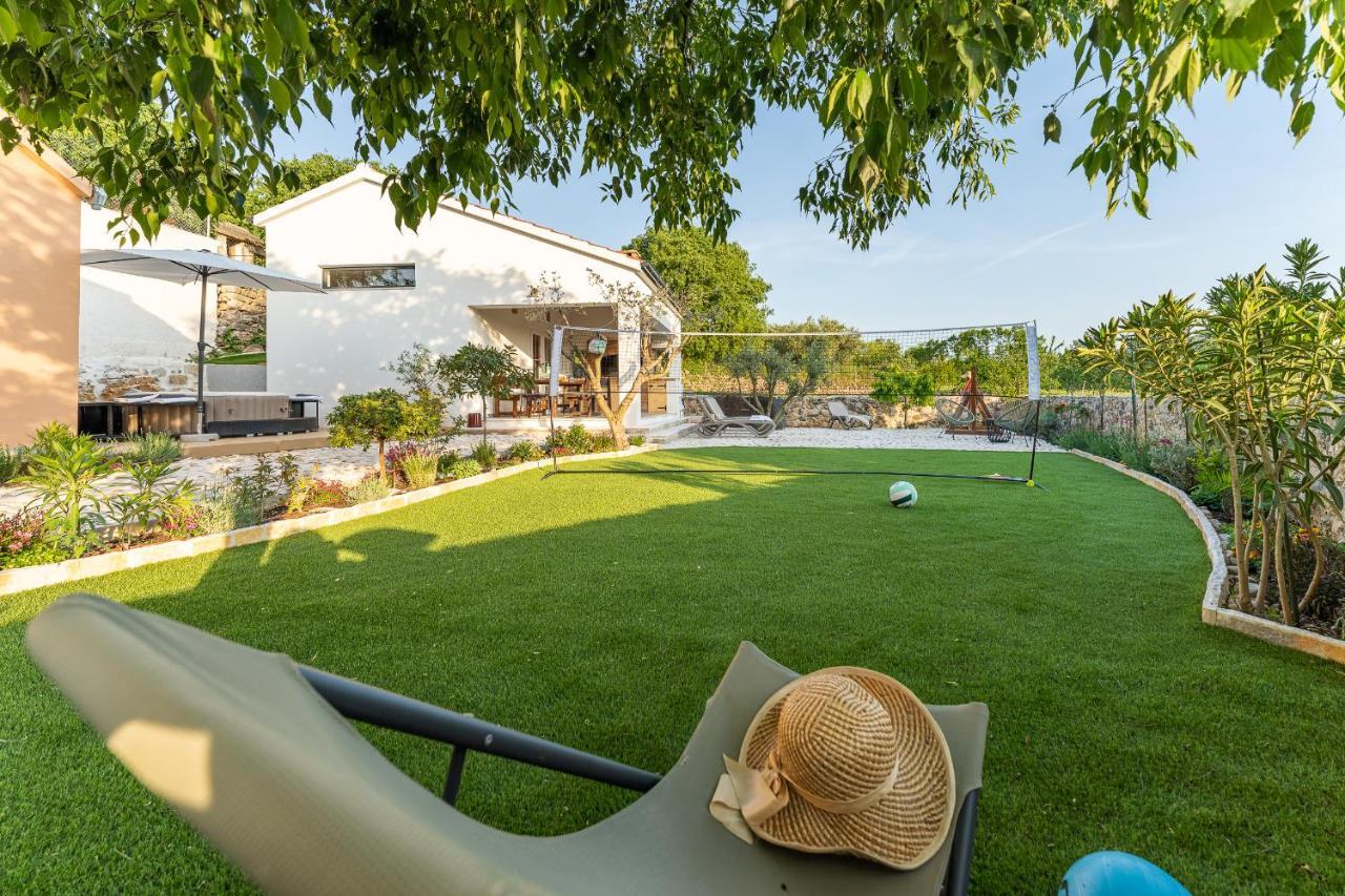 Holiday Home - Villa Thorak Anić Eksteriør billede