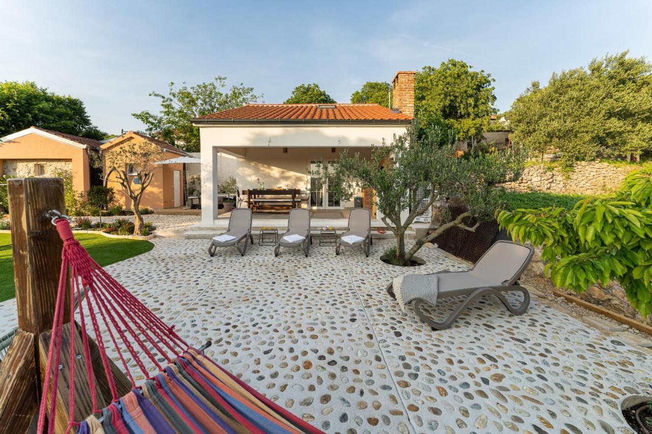 Holiday Home - Villa Thorak Anić Eksteriør billede