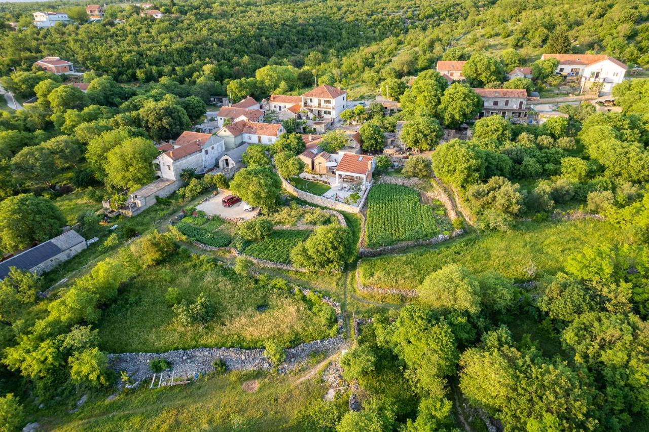 Holiday Home - Villa Thorak Anić Eksteriør billede