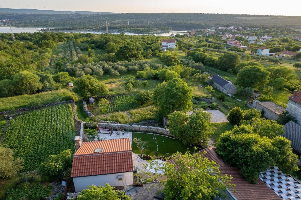 Holiday Home - Villa Thorak Anić Eksteriør billede
