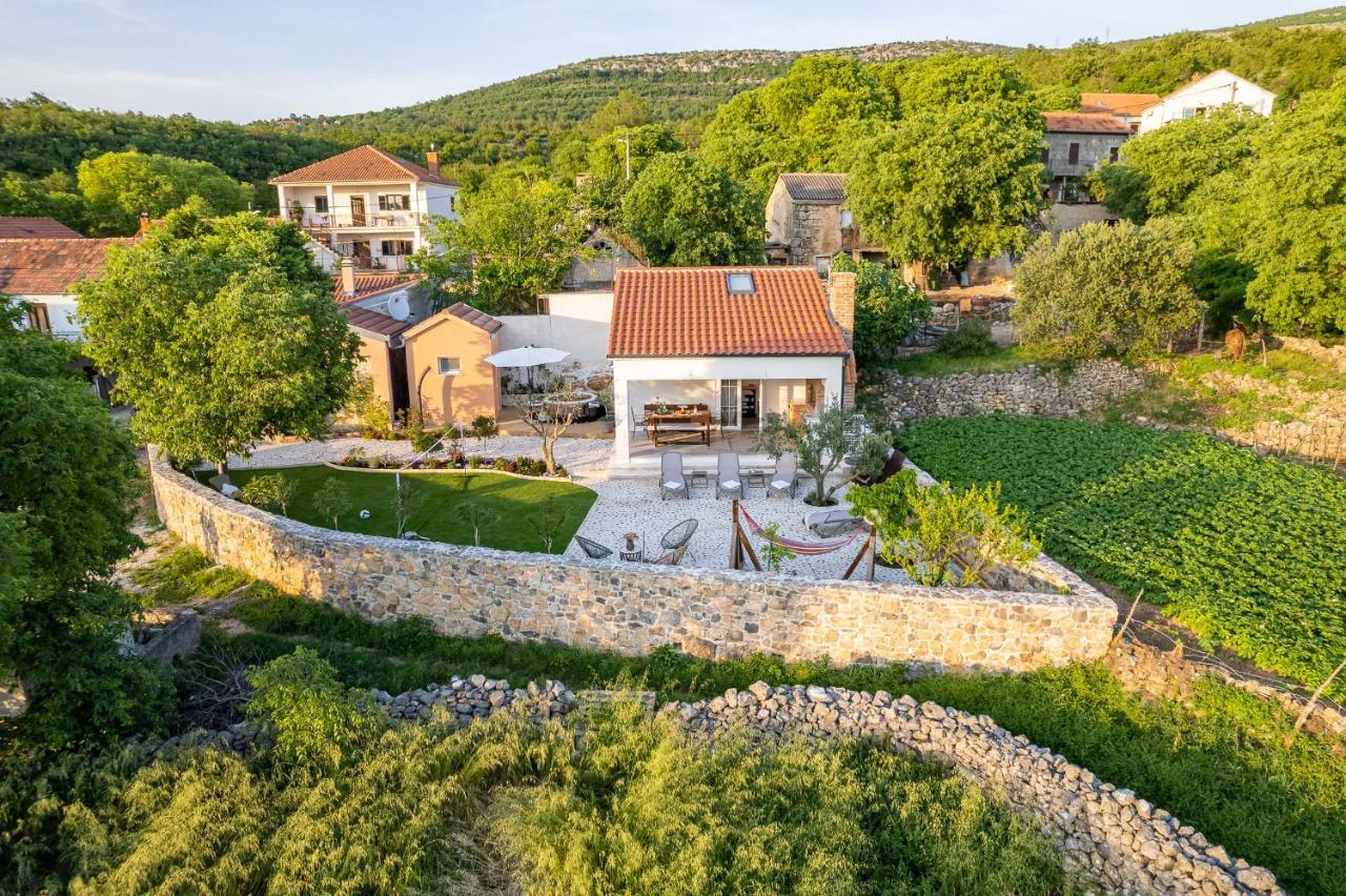 Holiday Home - Villa Thorak Anić Eksteriør billede