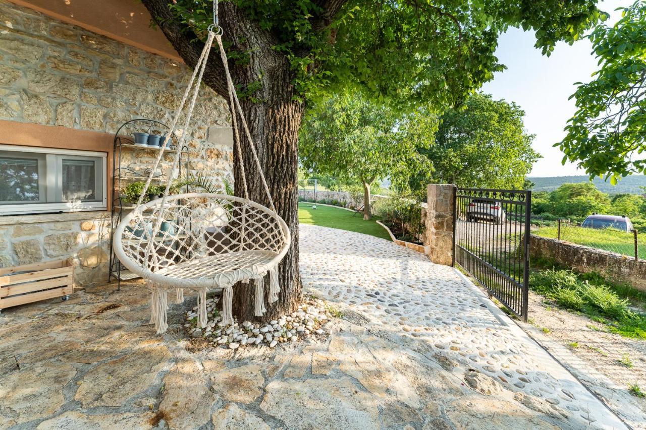 Holiday Home - Villa Thorak Anić Eksteriør billede