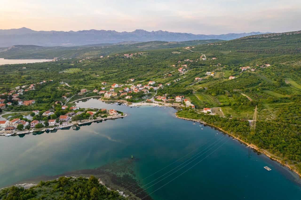 Holiday Home - Villa Thorak Anić Eksteriør billede