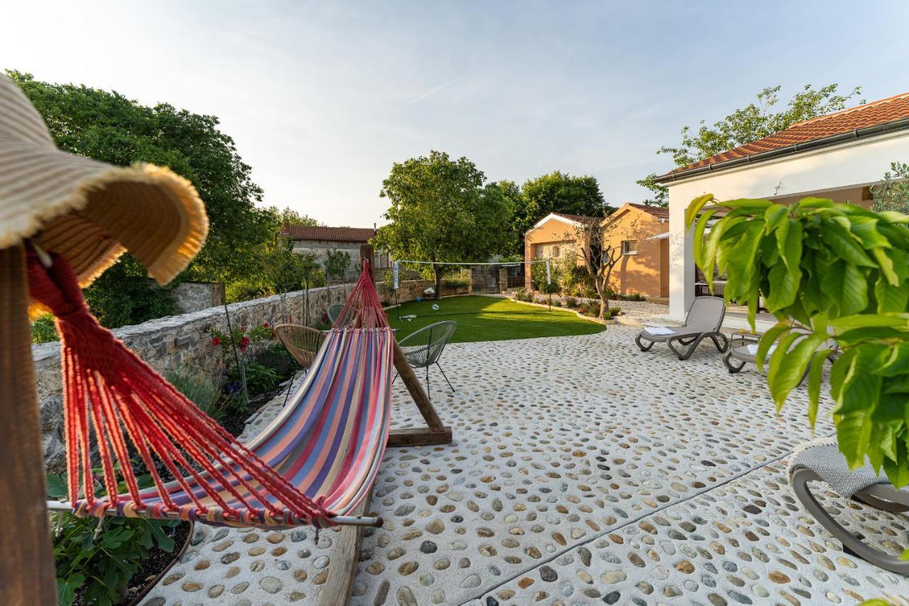 Holiday Home - Villa Thorak Anić Eksteriør billede